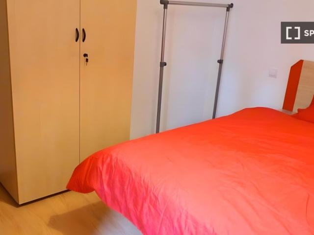 Se alquila habitación en piso compartido en Madrid
