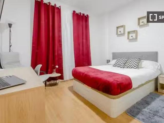 Se alquila habitación en piso compartido en Madrid