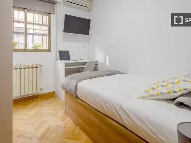 Se alquila habitación en piso compartido en Madrid