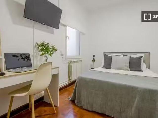 Se alquila habitación en piso compartido en Madrid