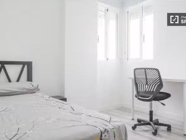 Se alquila habitación en piso compartido en Madrid