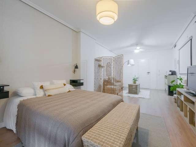 Se alquila habitación en piso compartido en Madrid