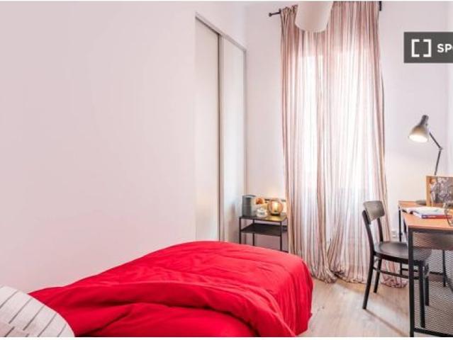 Se alquila habitación en piso compartido en Madrid