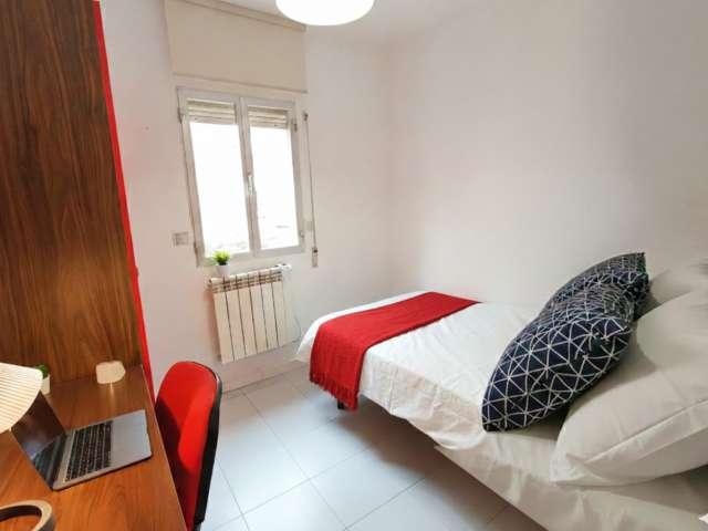Se alquila habitación en piso compartido en Madrid