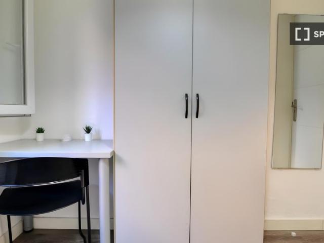 Se alquila habitación en piso compartido en Madrid