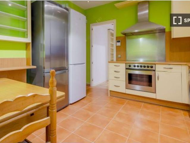 Se alquila habitación en piso compartido en Madrid