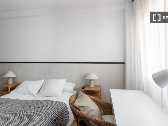 Se alquila habitación en piso compartido en Alicante