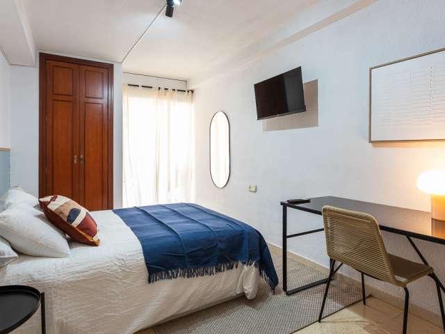 Se alquila habitación en piso compartido en Alicante