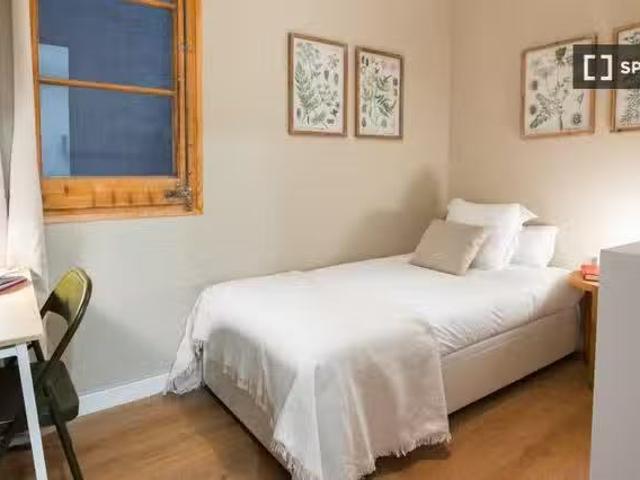 Se alquila habitación en piso compartido en Barcelona