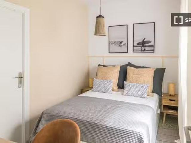 Se alquila habitación en piso compartido en Barcelona