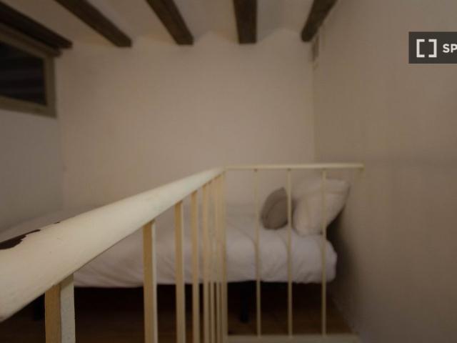 Se alquila habitación en piso compartido en Barcelona