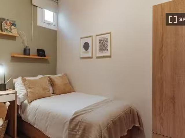 Se alquila habitación en piso compartido en Barcelona