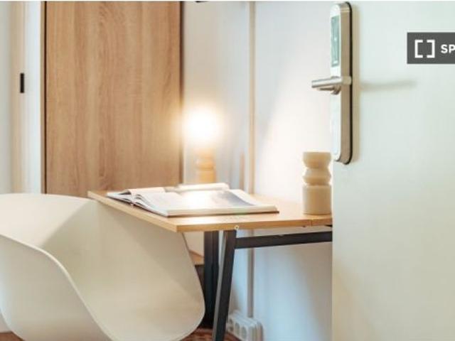 Se alquila habitación en piso compartido en Barcelona