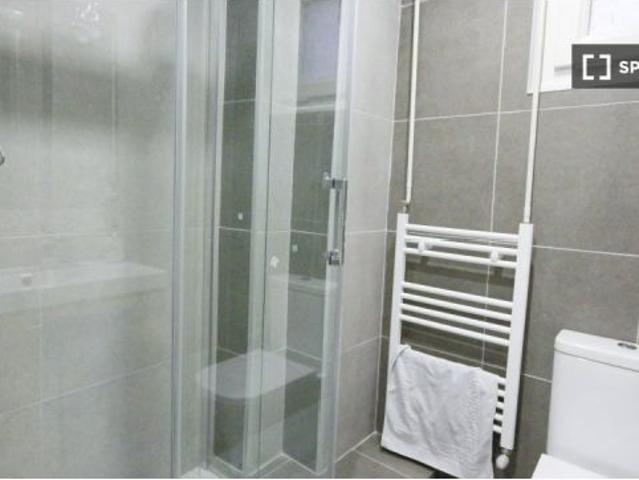 Se alquila habitación en piso compartido en Barcelona