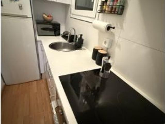 Se alquila habitación en piso compartido en Barcelona