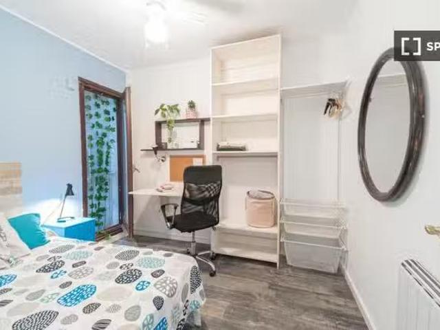 Se alquila habitación en piso compartido en Barcelona