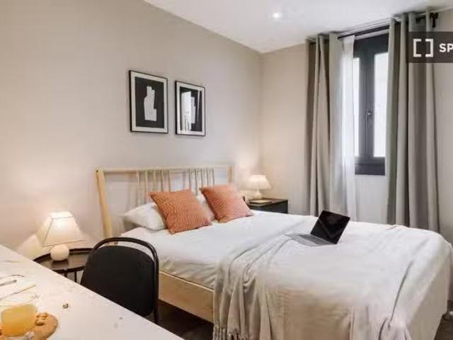 Se alquila habitación en piso compartido en Barcelona