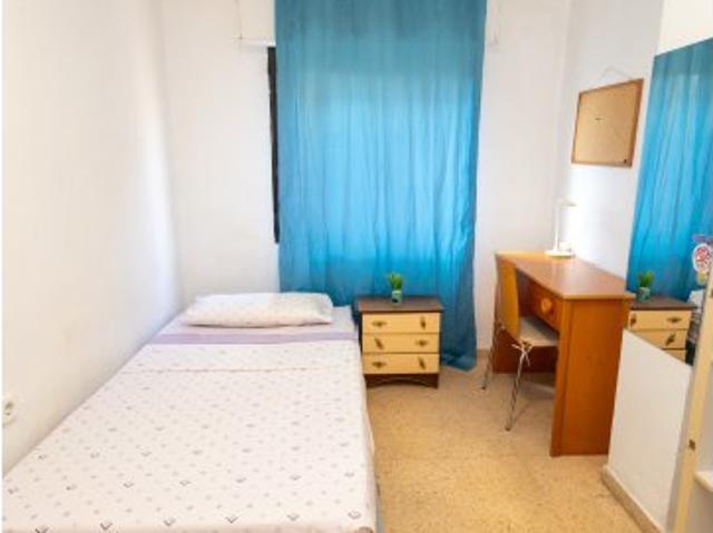Se alquila habitación en piso compartido en Ciutat Jardí