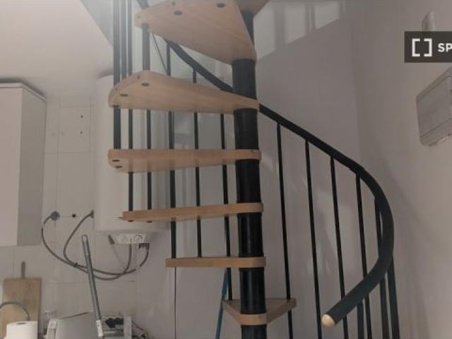 Se alquila habitación en piso compartido en Embajadores