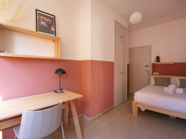 Se alquila habitación en piso compartido en Gracia