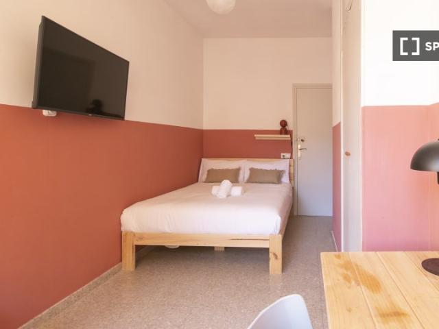 Se alquila habitación en piso compartido en Gracia