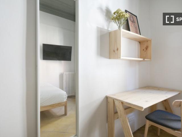 Se alquila habitación en piso compartido en Gracia