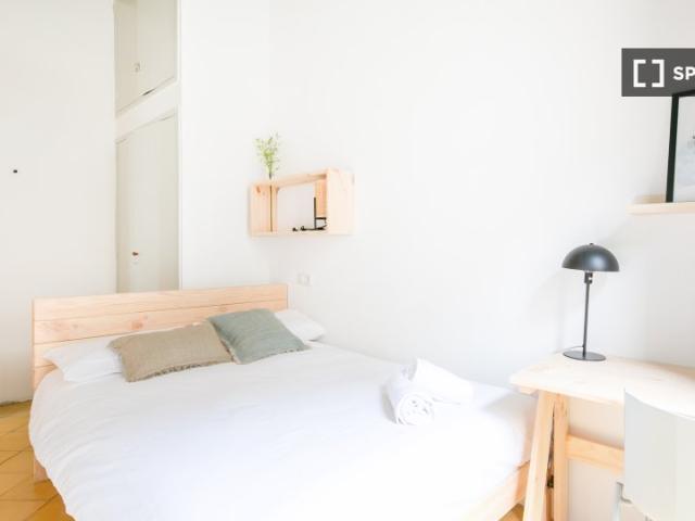 Se alquila habitación en piso compartido en Gracia