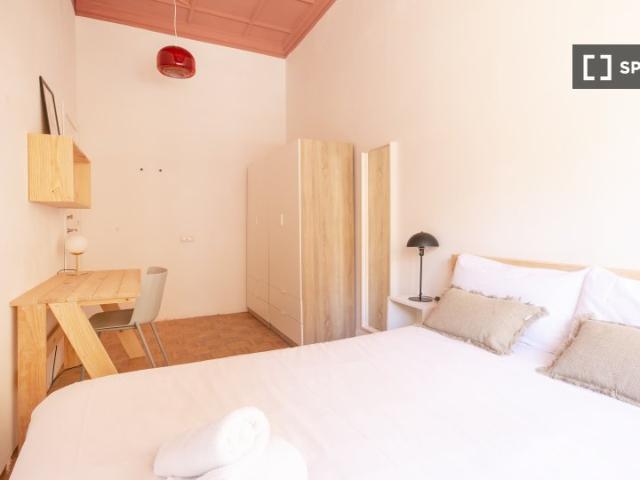 Se alquila habitación en piso compartido en Gracia