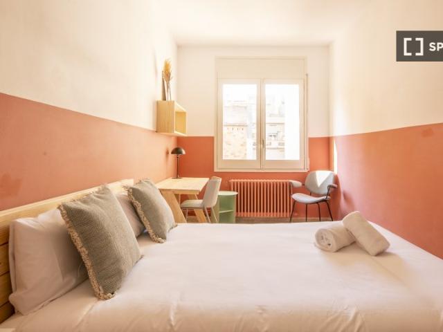Se alquila habitación en piso compartido en Gracia