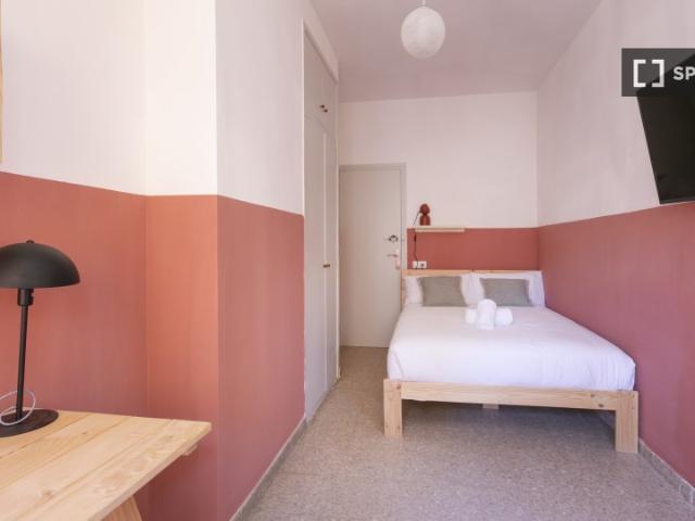 Se alquila habitación en piso compartido en Gracia