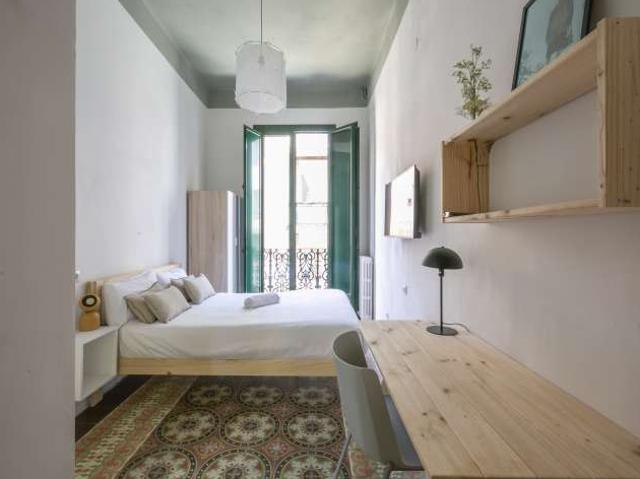 Se alquila habitación en piso compartido en Gracia