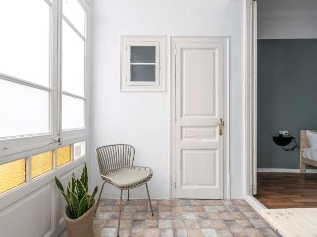 Se alquila habitación en piso compartido en Gracia