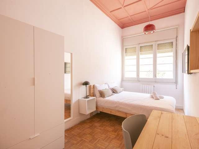 Se alquila habitación en piso compartido en Gracia