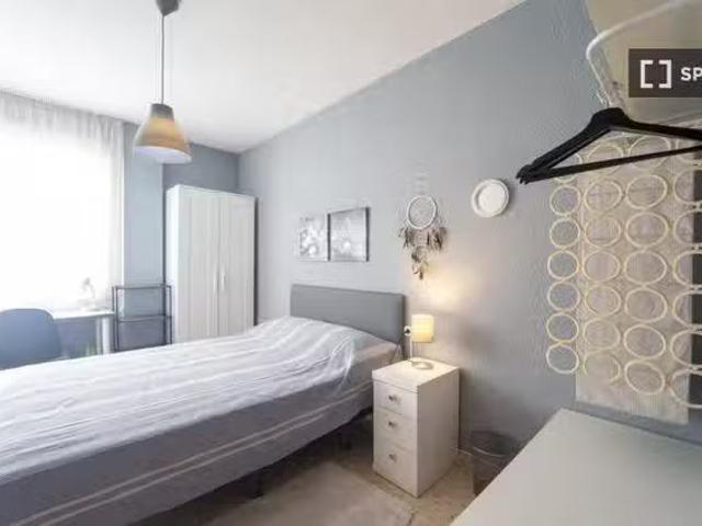 Se alquila habitación en piso compartido en Haza Grande, Grana.