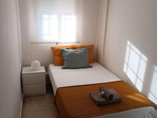 Se alquila habitación en piso compartido en La Creu Coberta, Valencia