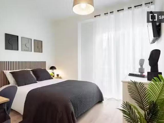 Se alquila habitación en piso compartido en la Dreta de l'Eixa.