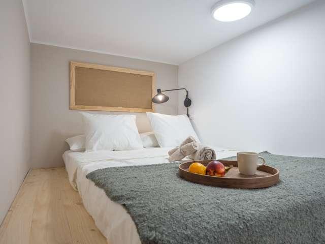 Se alquila habitación en piso compartido en La Dreta de l'Eixample