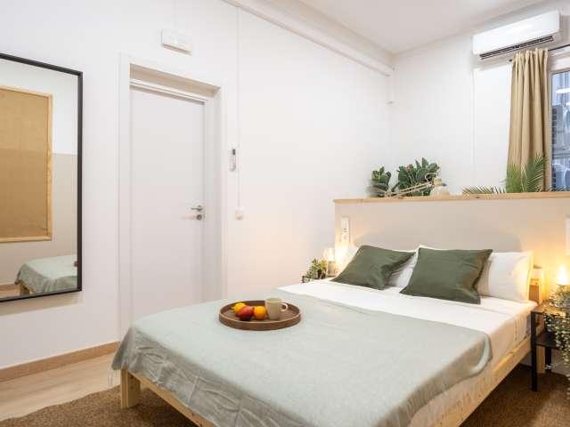 Se alquila habitación en piso compartido en La Dreta de l'Eixample