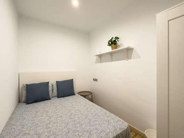 Se alquila habitación en piso compartido en La Dreta de l'Eixample