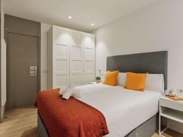 Se alquila habitación en piso compartido en la Dreta de l'Eixample