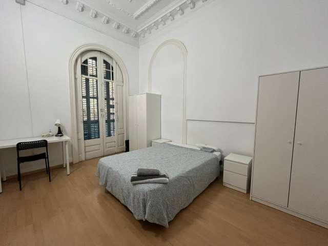 Habitación en piso compartido de 11 habitaciones en La Dreta de l'Eixample