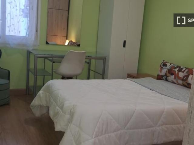Se alquila habitación en piso compartido en La Prosperitat, Barcelona
