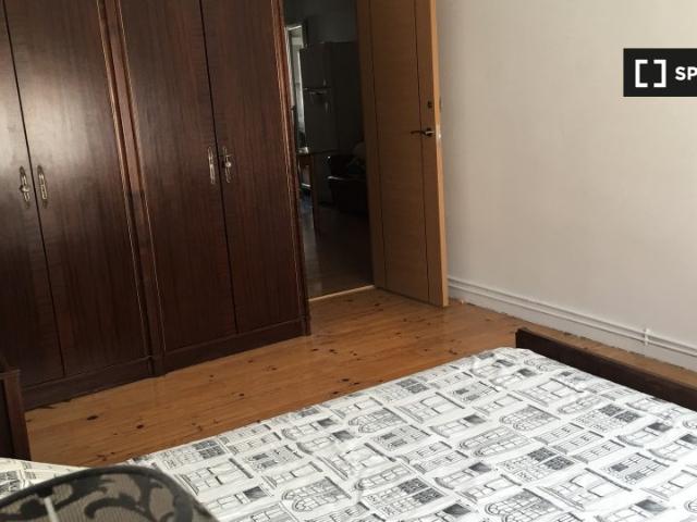 Se alquila habitación en piso compartido en Pamplona