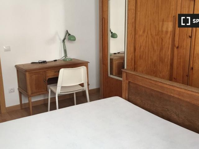 Se alquila habitación en piso compartido en Pamplona