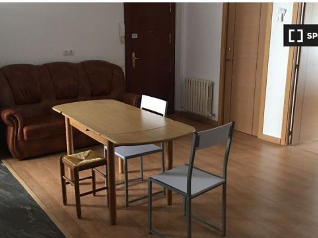 Se alquila habitación en piso compartido en Pamplona