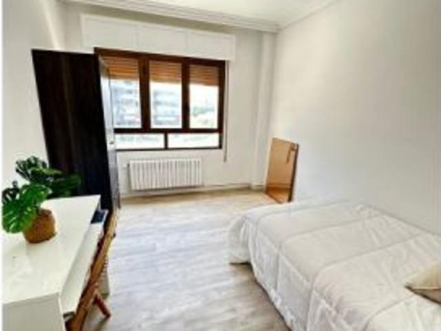 Se alquila habitación en piso compartido en Pamplona