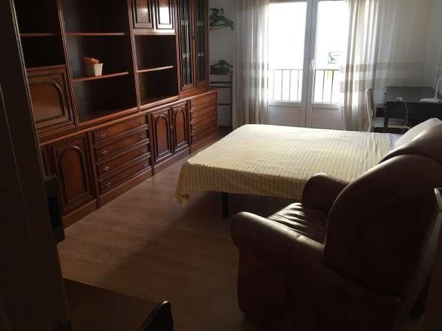 Se alquila habitación en piso compartido en Pamplona