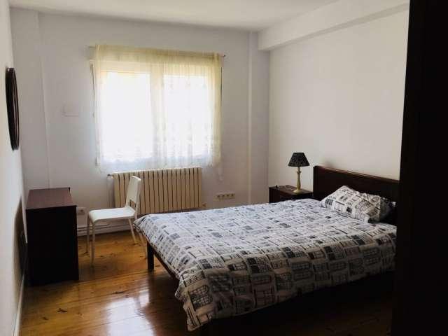 Se alquila habitación en piso compartido en Pamplona