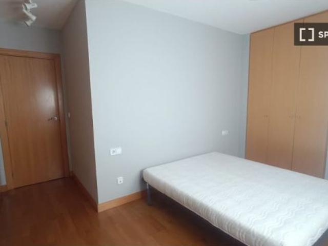 Se alquila habitación en piso compartido en Pamplona