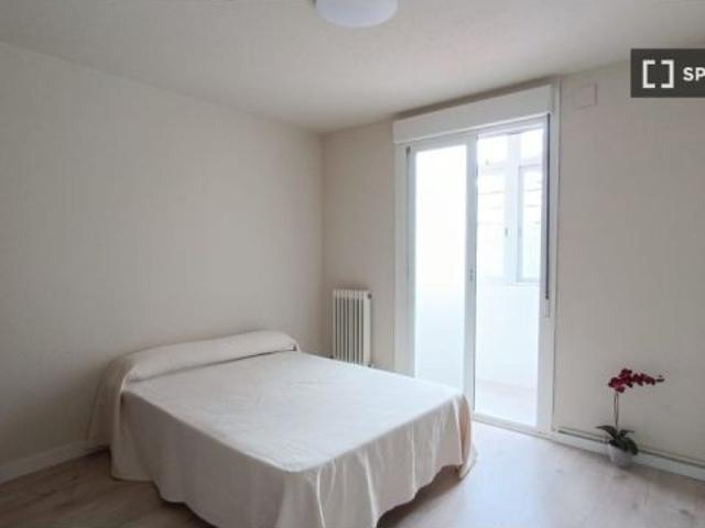 Se alquila habitación en piso compartido en Pamplona